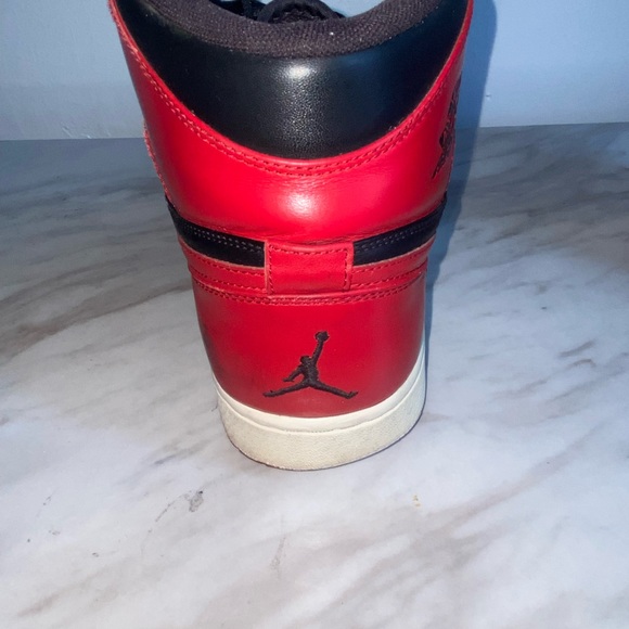 Air Jordan 1 High Retro OG “Bred” - Picture 9 of 10